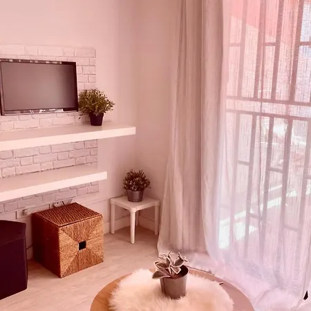 Cristianos Vistas Al Mar Y Cerca De La Playa Los Cristianos (Tenerife)