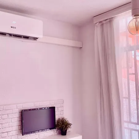 Cristianos Vistas Al Mar Y Cerca De La Playa * 洛斯克里斯蒂亚诺斯