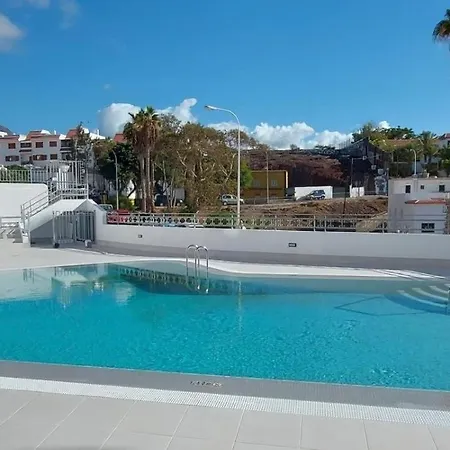 Cristianos Vistas Al Mar Y Cerca De La Playa * Лос Кристианос
