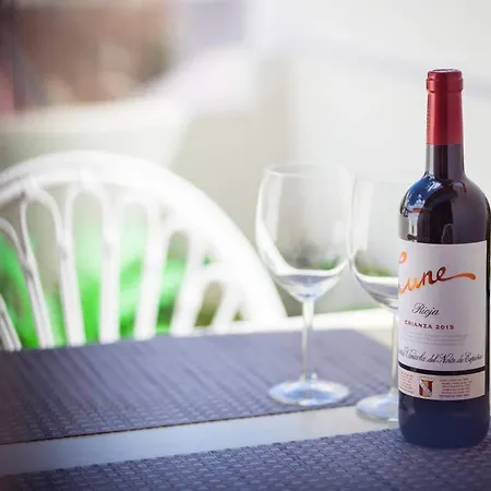 Cristianos Vistas Al Mar Y Cerca De La Playa * 洛斯克里斯蒂亚诺斯