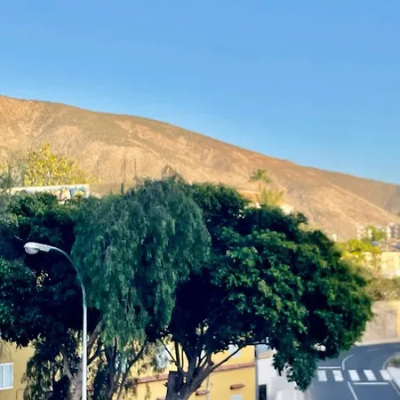 Cristianos Vistas Al Mar Y Cerca De La Playa アパート *